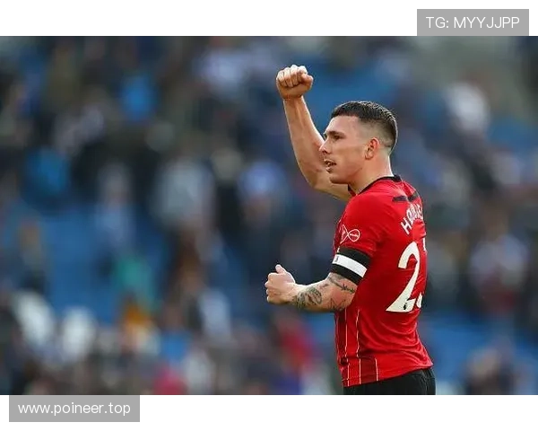 霍伊别尔比赛稳定性持续提升，发挥稳健成球队中场关键