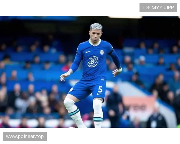 切尔西防线频频被打穿，问题不在个人而在整体站位彻底乱了