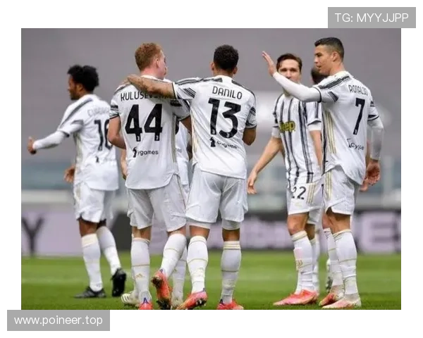 拜仁夏窗危机：引援不力加剧阵容矛盾，新赛季争冠之路蒙上阴影？