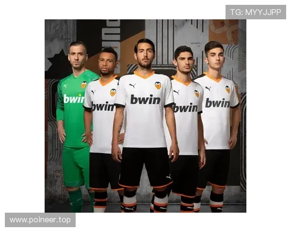 瓦伦西亚管理层决策争议问题显现,对球队竞争格局带来阶段性变化 瓦伦西亚管理层决策争议问题显现,对球队竞争格局带来阶段性变化