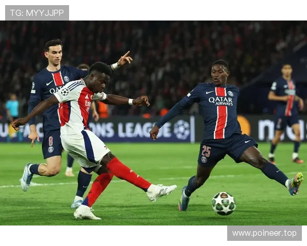 阿什拉夫：单赛季进球助攻双上双的边后卫代表