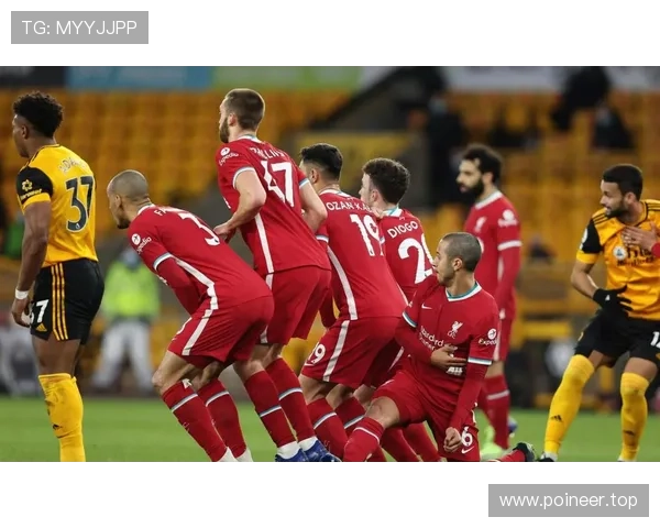 利物浦高位压迫战术下的防守风险持续放大,对本赛季英超争冠形势稳定性带来考验 利物浦高位压迫战术下的防守风险持续放大,对本赛季英超争冠形势稳定性带来考验