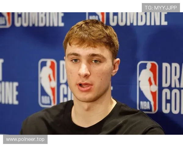 弗拉格无球切入拉开空间更胜同期新秀